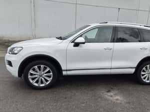 Volkswagen Touareg Automată 245 HP Diesel — miniatura 6