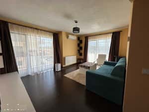 Inchiriez apartament