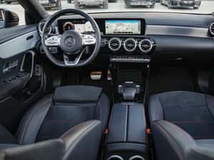 MERCEDES CLA180 — miniatura 5
