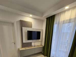 Garsoniera,bucatarie inchisa,balcon cu vedere la piscina,in Cosmopolis — miniatura 4