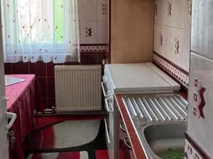 Ultracentral - apartament cu 2 camere decomandate, etaj 2, boxa mare — miniatura 5