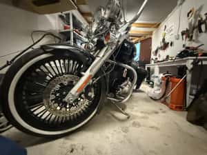 Harley-Davidson Road King 2009 | Custom Chicano Bagger | 1584cc | 21” Spoke | Cobra Fishtail — miniatura 3