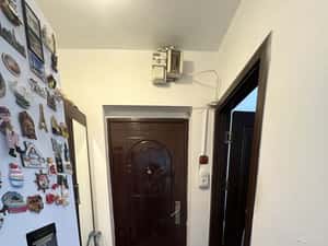 Apartament 2 camere Craiovita parter înalt/4 cu balcon centrală — miniatura 5