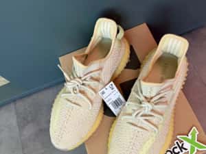 Yeezy boost 350 V2 Poze Reale marimi 36-47 — miniatura 1
