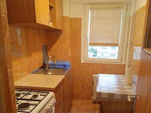 Inchiriez garsoniera confort 1,decomandata 32 mp,etaj 2,1100 lei — miniatura 5