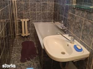 Inchiriez garsoniera confort 1,decomandata 32 mp,etaj 2,1100 lei — miniatura 6