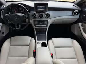 Mercedes-Benz CLA 200 4Matic Automată 2018 — miniatura 4