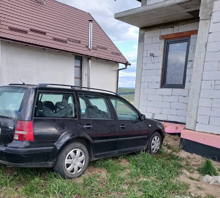 Vând mașină Golf 4 — fotografie 1 din 3