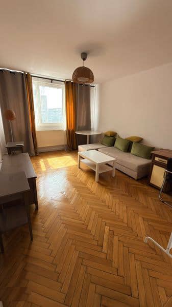 Apartament cu 2 camere de inchiriat — fotografie 1 din 6