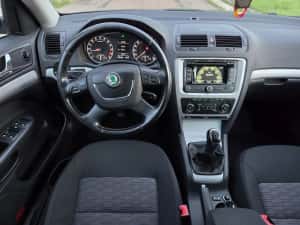 Skoda Octavia 2.0 CFHC ,2013 — miniatura 8