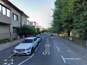 Apartament in vila interbelica, curte, strada linistita Tineretului — miniatura 1