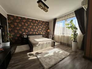 Casa individuală, 9 camere, 1600 mp teren, 300 mp utili - Sanandrei — miniatura 2
