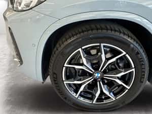 BMW X4 2025, 7.994 km, Second hand — miniatura 5