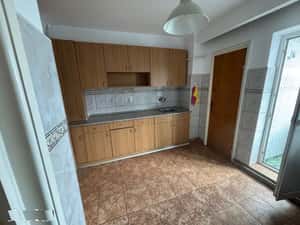 Inchiriez apartament 4 camere — miniatura 3