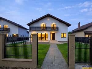 In apreciata prezentare, pe calitativ certificat, Harman, Brasov — miniatura 8