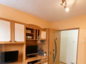Apartament 3 camere, 75 mp, zona Micalaca — miniatura 5