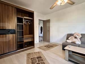 Apartament cu 3 camere, decomandat, etaj 3/4, dubla orientare, Rogeriu — miniatura 4