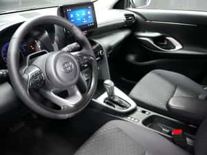 TOYOTA YARIS CROSS HYBRID BUSINESS — miniatura 7