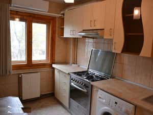 Inchiriere apartament 2 camere zona Toamnei 60 mp — miniatura 1
