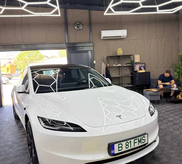 Predare leasing Tesla Model 3 Premium 2026 - 16.500 Km — fotografie 1 din 10