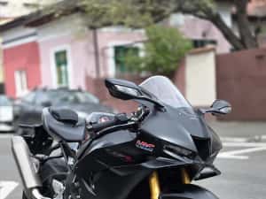 Honda cbr 1000 rrr Fireblade — miniatura 1