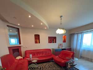 Calitate și spațiu: elegant, 90 mp, 1989, centrală proprie, priveliște