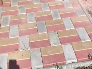 Fabrica de pavaje, pavele, dale, borduri, pentru gradina. Montaj pavaj — miniatura 2