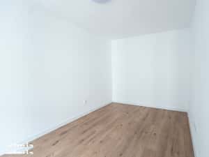 Apartament cu 2 camere semidecomandate I Parcare I Zona FSEFA — miniatura 3