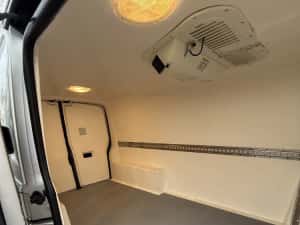 Volkswagen Transporter T5 T6 Frigorific Refrigerare Izoterma Congelare 220v priza Clima Navi Vito — miniatura 8