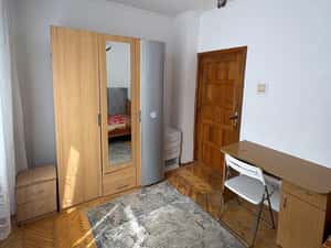 gars 20 mp la vila in copou , 2 bai bucatarie la 4 min de univ cuza — miniatura 3