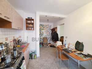 Apartament 2 camere, zona Liceului Onisifor Ghibu, etaj intermediar — miniatura 6