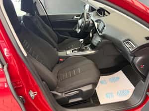 Peugeot 308 Manuală 125 HP Benzină — miniatura 2