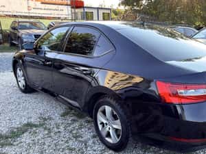 Skoda Superb Berlina Manuală 149 HP Diesel — miniatura 2