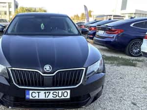 Skoda Superb Berlina Manuală 149 HP Diesel — miniatura 3