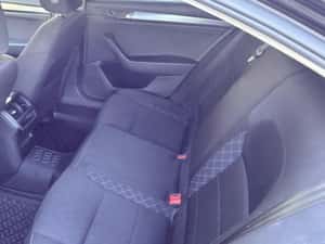 Skoda Superb Berlina Manuală 149 HP Diesel — miniatura 5
