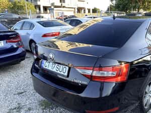 Skoda Superb Berlina Manuală 149 HP Diesel — miniatura 7