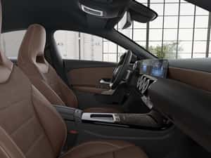 Mercedes-Benz CLA 200 Sport Coupe 2025 — miniatura 7
