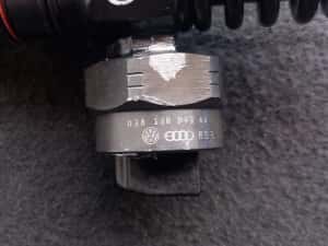 Injector 1.9 D Vw Passat B5.5  038130073 Aa Volkswagen — miniatura 3