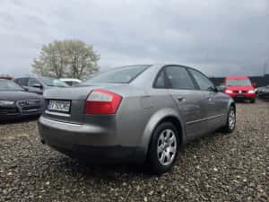 Audi A4 2.0i 2002 Automat — miniatura 3