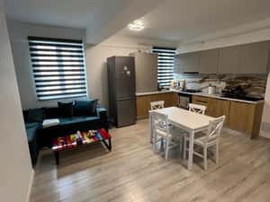 Ofer spre închiriere apartament cu 2 camere pe Bulevard — miniatura 6