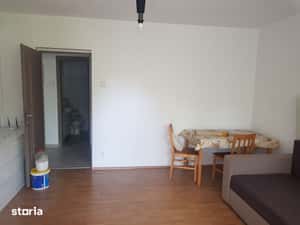 Inchiriez apartament decomandat Diham Basarabia — miniatura 4