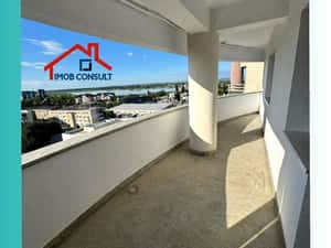 Apartament cu priveliște panoramică – 3 camere - 9 Mai! — miniatura 6