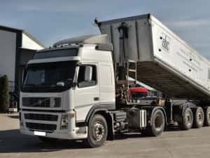 Volvo FM480 + semiremorca Schmitz basculabila
