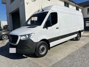 Firma de Inchiriat masini transport marfa, dube sau prelate. Cat.B.