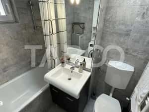 Apartament decomandat  2 camere cu Pivnita zona Valea Aurie Sibiu — miniatura 6
