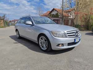 Mercedes-Benz C220 - 2010 — miniatura 4