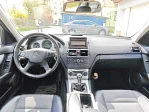 Mercedes-Benz C220 - 2010 — miniatura 6