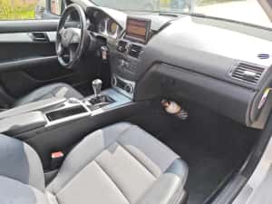 Mercedes-Benz C220 - 2010 — miniatura 7
