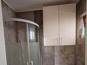Apartament în vila-3 camere, 2 bai/ curte și parcare — miniatura 5