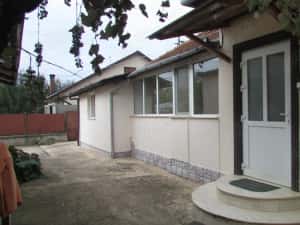 vând casă compusă din 3 clădiri amenajate mobilate Deva Cristur — miniatura 5
